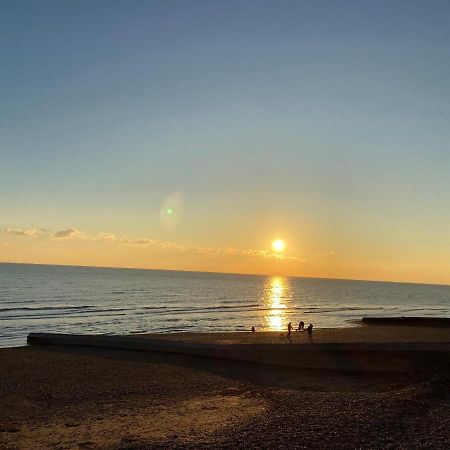 The Windsor Apartment By Gge, Brighton Beach, Sleeps 4 Esterno foto